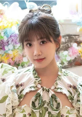 李艺彤